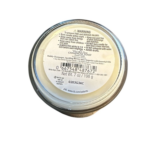 White Barn Bath & Bodywork's Champagne Toast Scented Candle - NEW - Picture 3 of 3